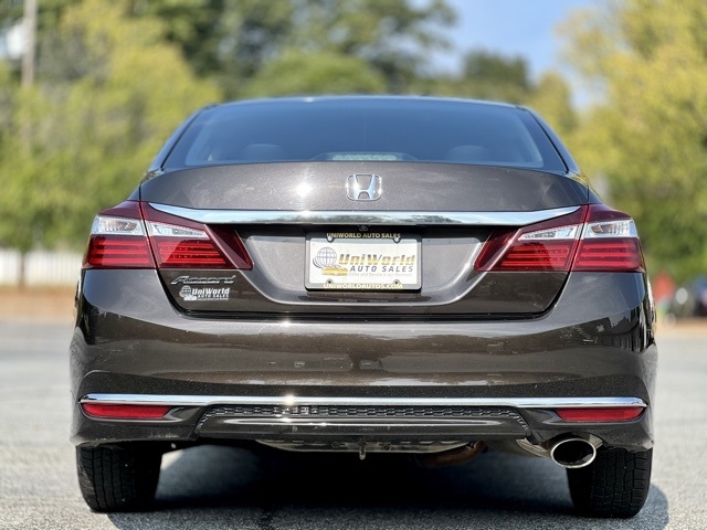 2017 Honda Accord LX photo 2