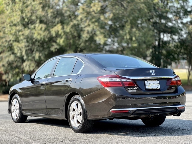 2017 Honda Accord LX photo 4