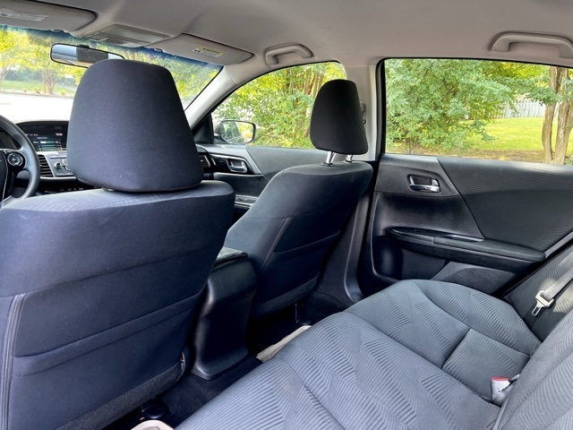2017 Honda Accord LX photo 14