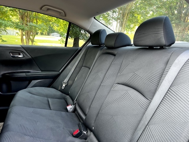 2017 Honda Accord LX photo 16