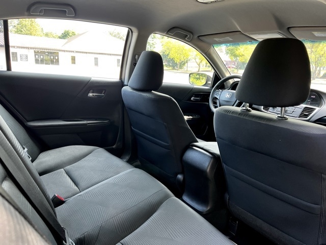 2017 Honda Accord LX photo 18