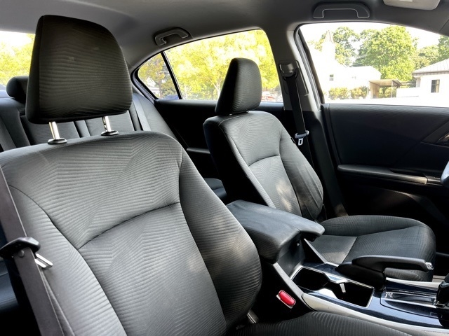 2017 Honda Accord LX photo 24