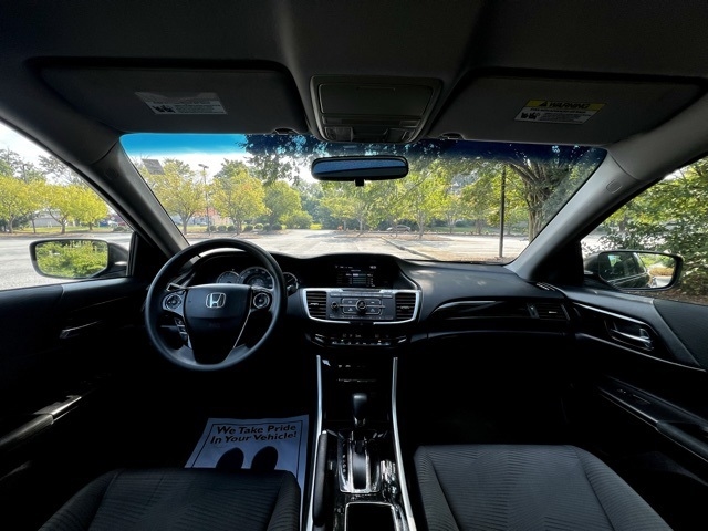 2017 Honda Accord LX photo 26