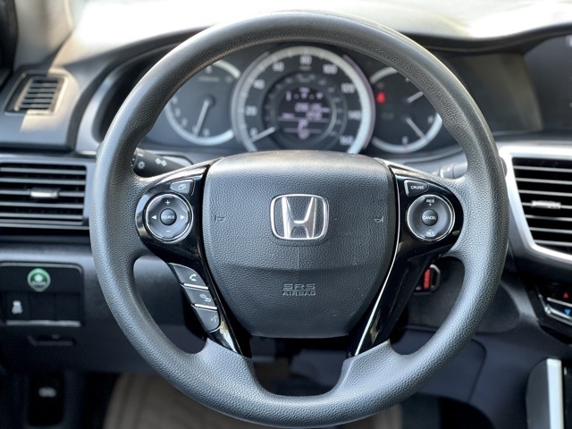 2017 Honda Accord LX photo 32