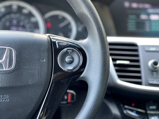 2017 Honda Accord LX photo 33
