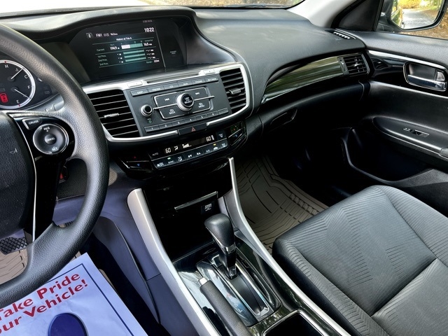 2017 Honda Accord LX photo 36