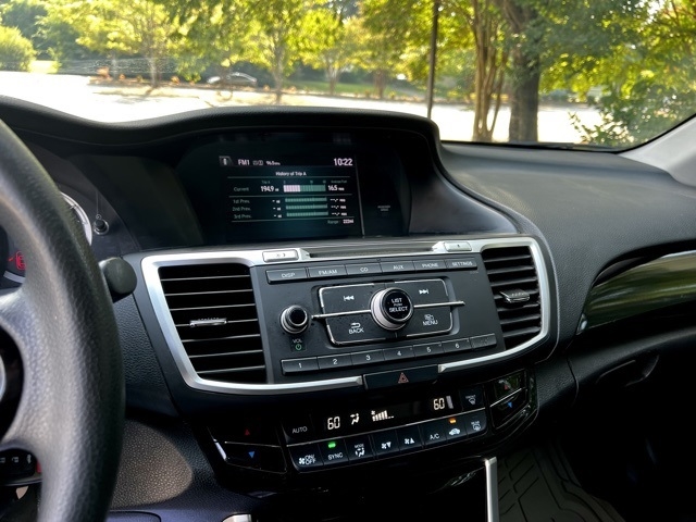 2017 Honda Accord LX photo 38