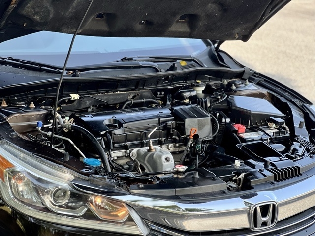 2017 Honda Accord LX photo 42