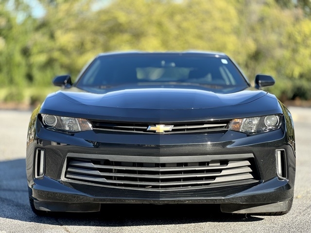 2018 Chevrolet Camaro 1LT photo 2