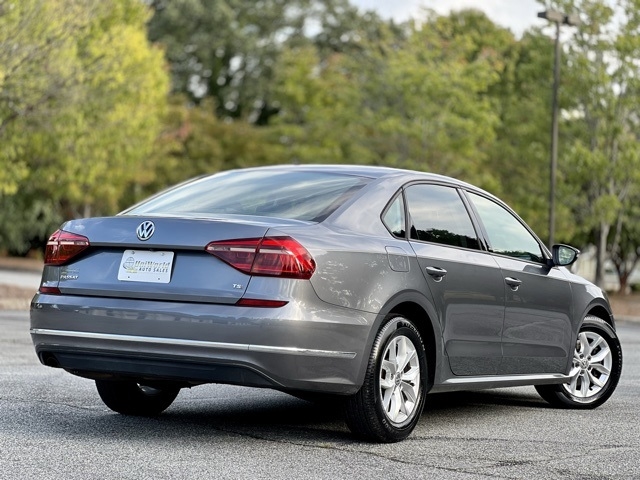 2018 Volkswagen Passat 2.0T S photo 4