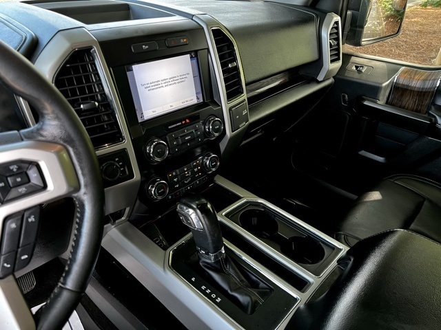 Ford F-150 Lariat 4WD SuperCab 8' Box 2019