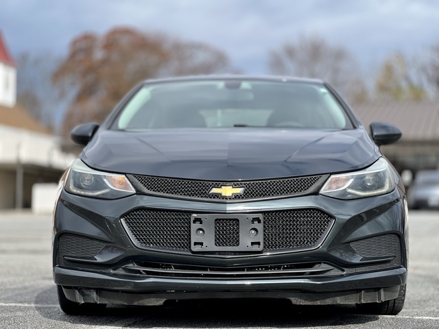 2018 Chevrolet Cruze LT photo 2