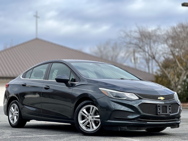 2018 Chevrolet Cruze LT photo 3