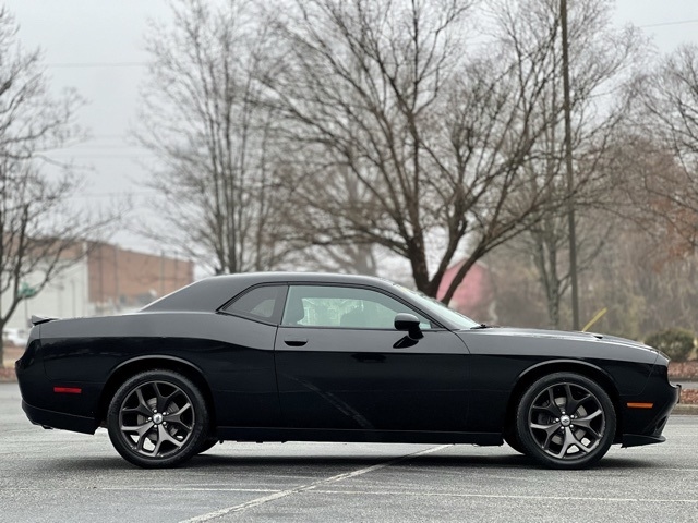 2019 Dodge Challenger SXT photo 4
