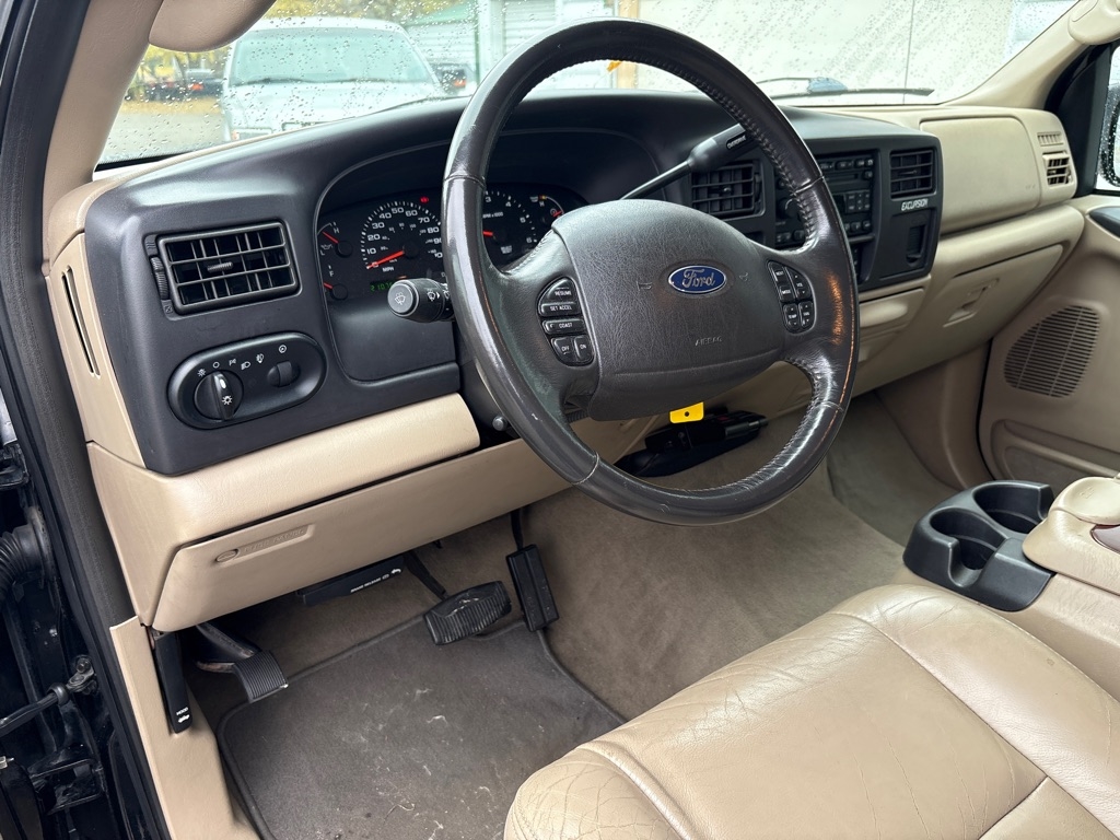 Ford Excursion  2005