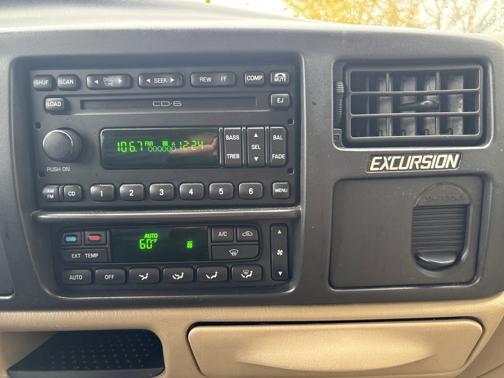 Ford Excursion  2005