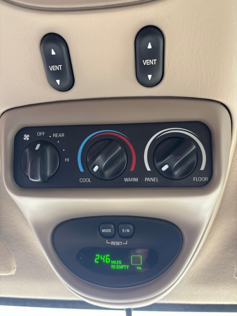 Ford Excursion  2005