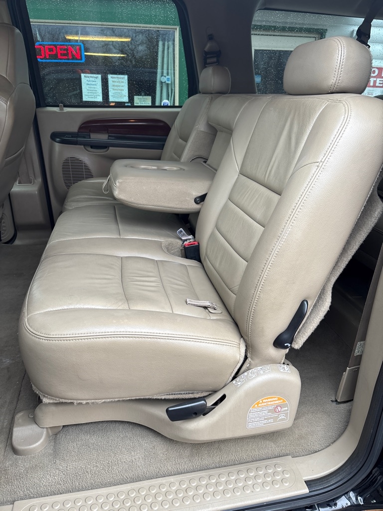 Ford Excursion  2005