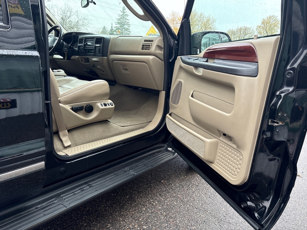 Ford Excursion  2005