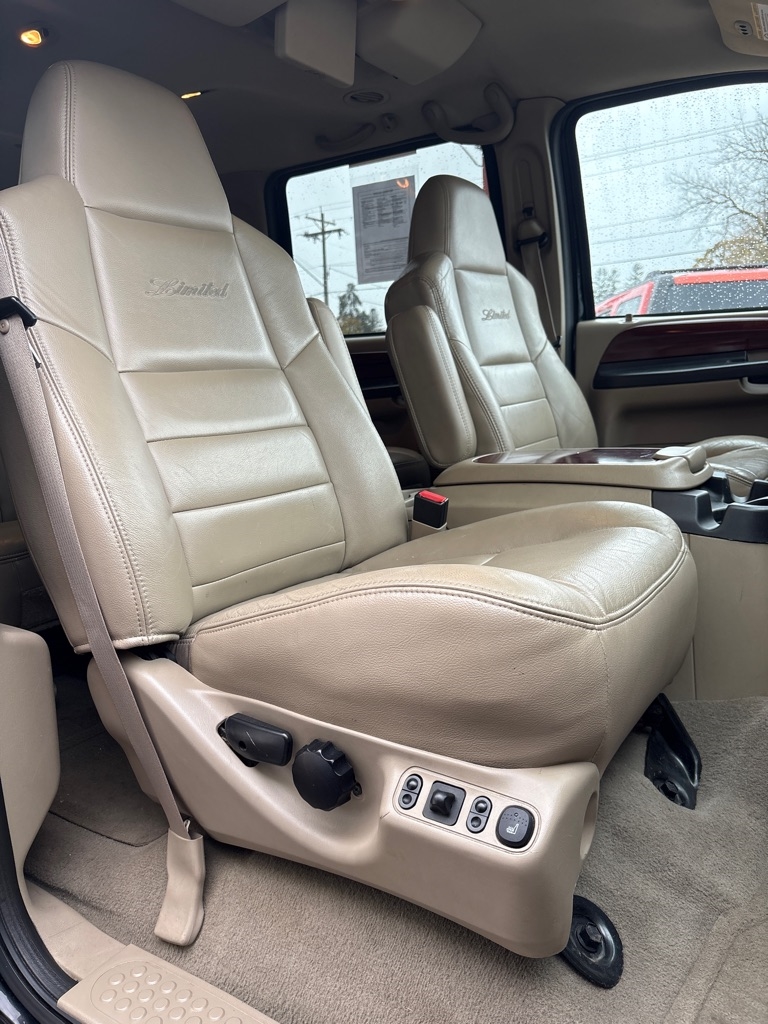 Ford Excursion  2005