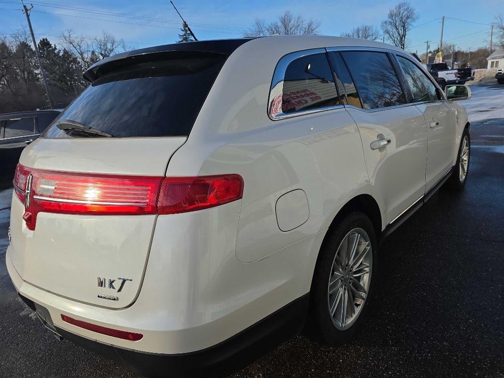 Lincoln MKT  2016