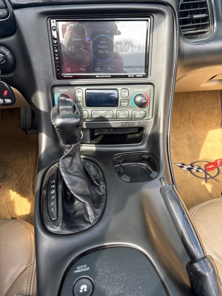 Chevrolet Corvette  2001