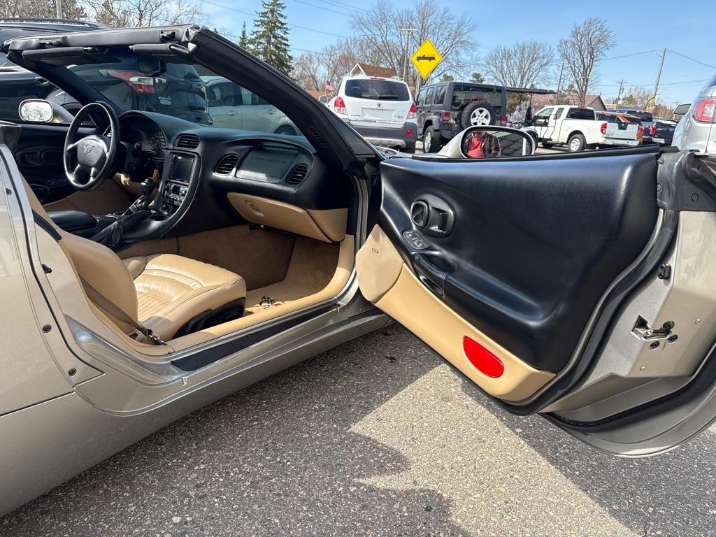 Chevrolet Corvette  2001