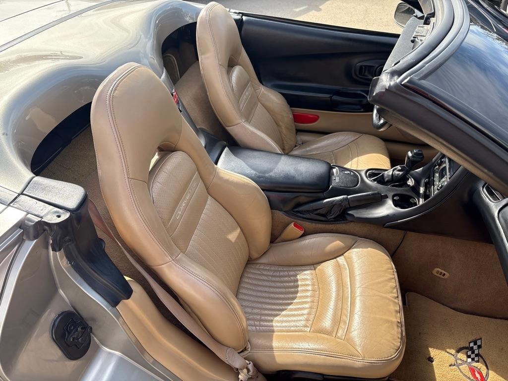 Chevrolet Corvette  2001