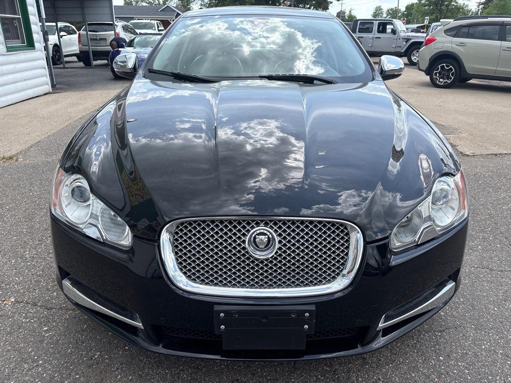 Jaguar XF  2010