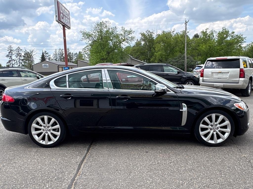 Jaguar XF  2010