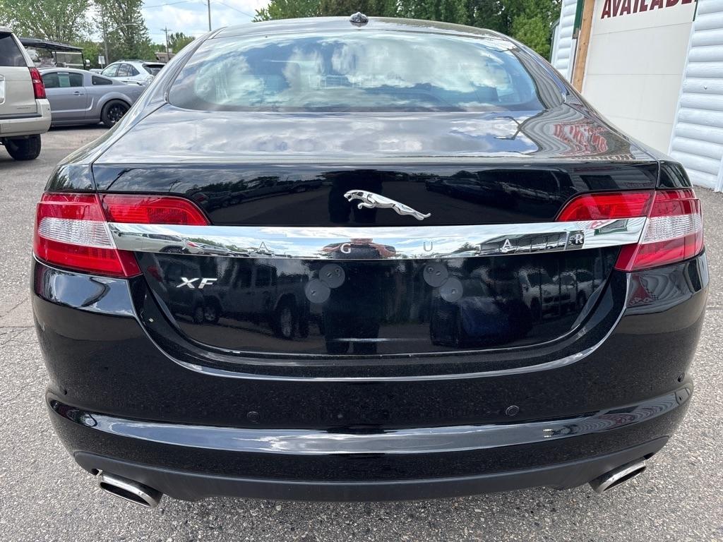 Jaguar XF  2010