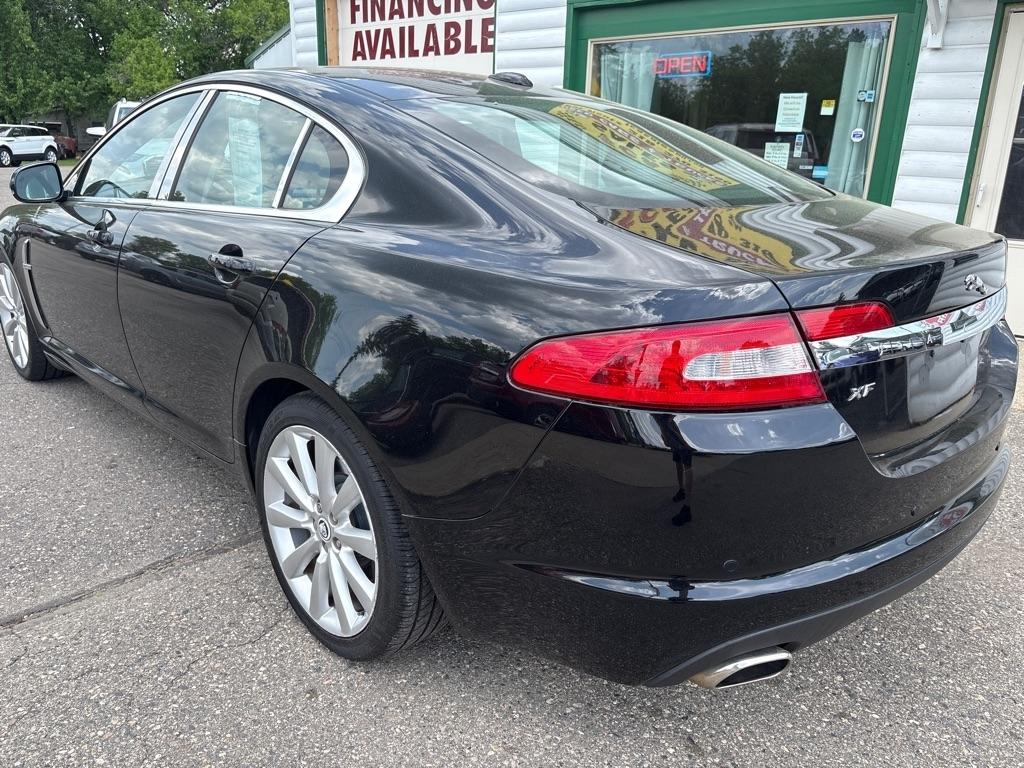 Jaguar XF  2010