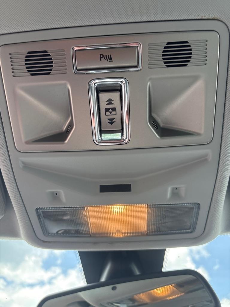 Jaguar XF  2010