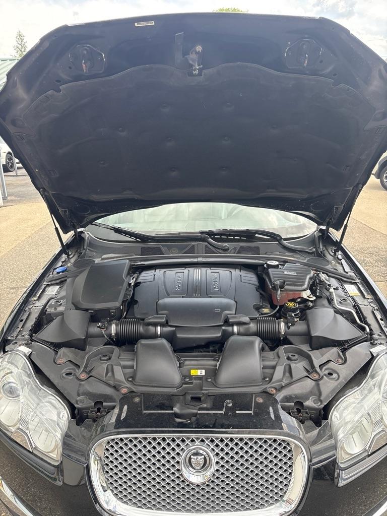 Jaguar XF  2010