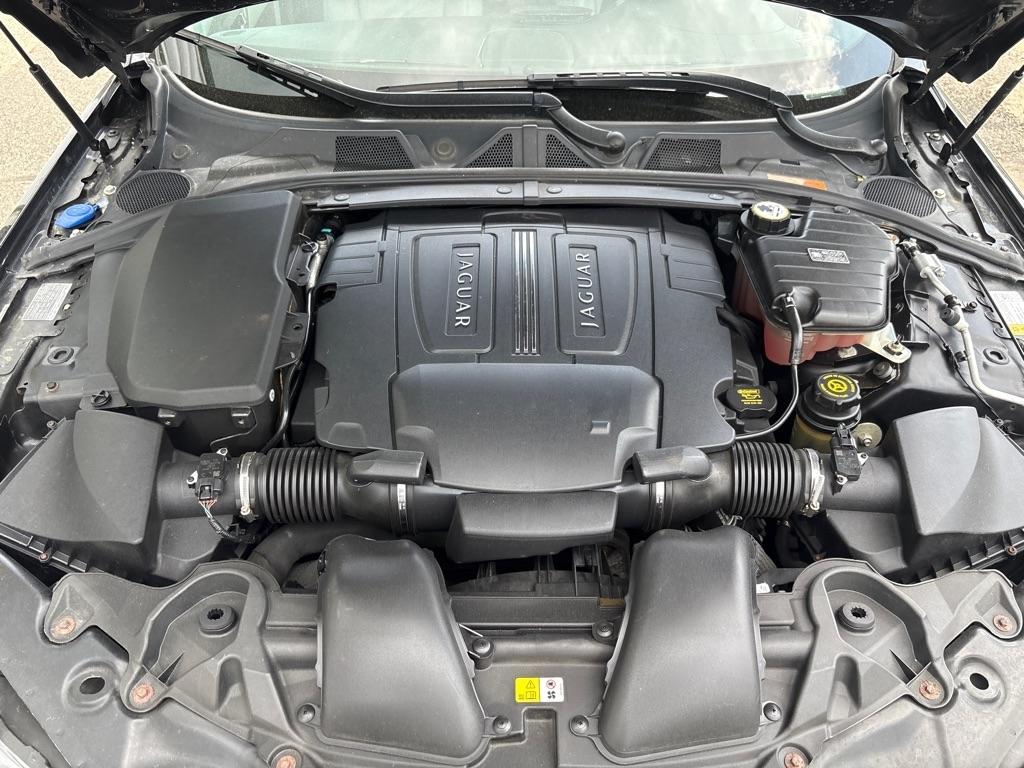 Jaguar XF  2010