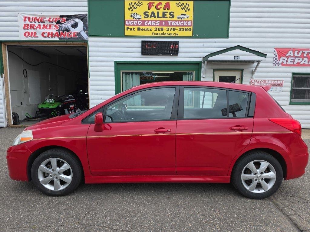 Nissan Versa  2012