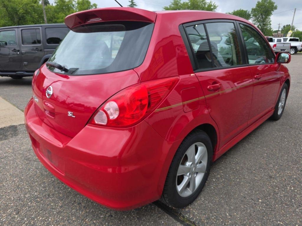 Nissan Versa  2012