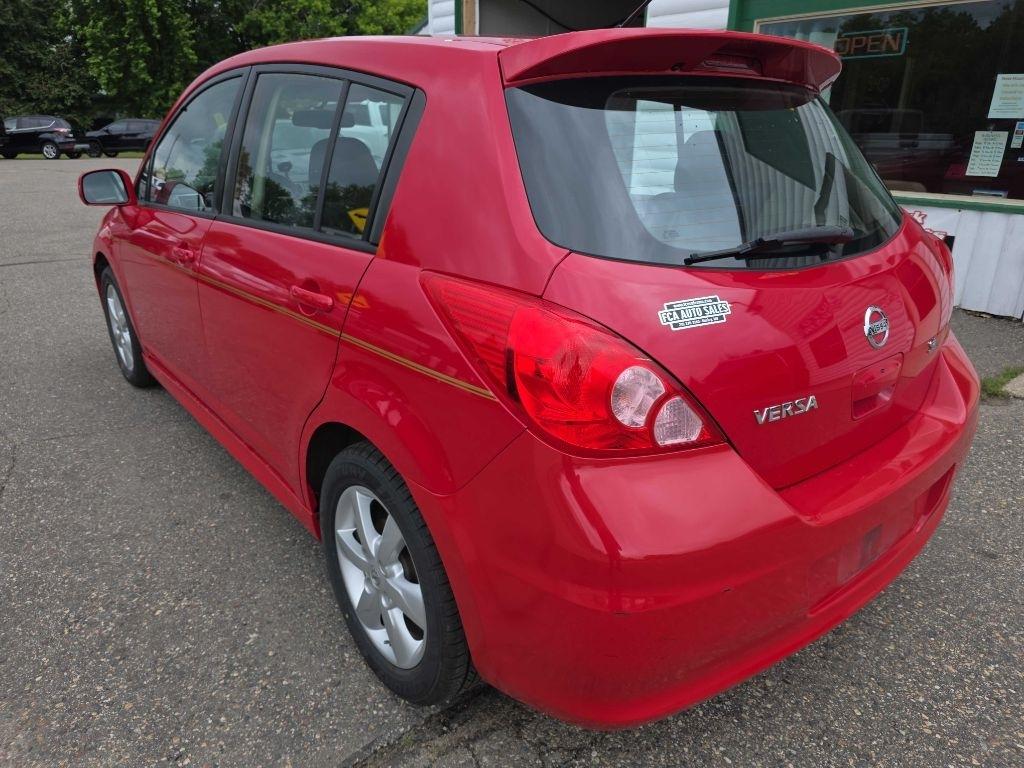 Nissan Versa  2012
