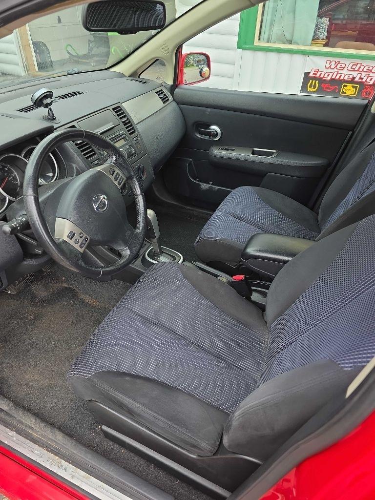Nissan Versa  2012