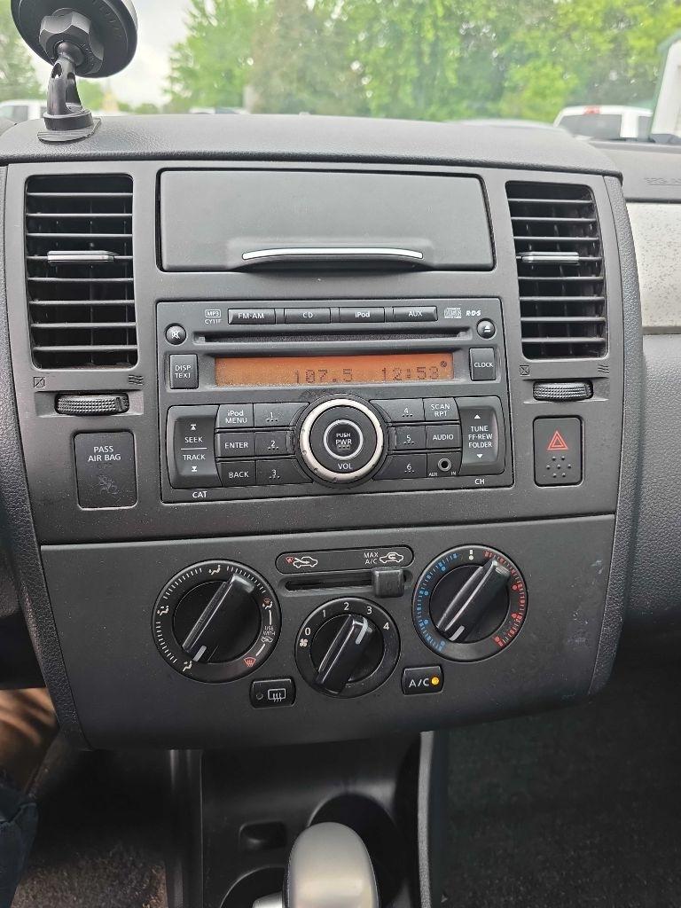 Nissan Versa  2012