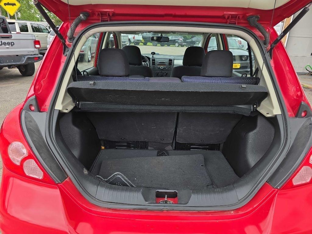 Nissan Versa  2012