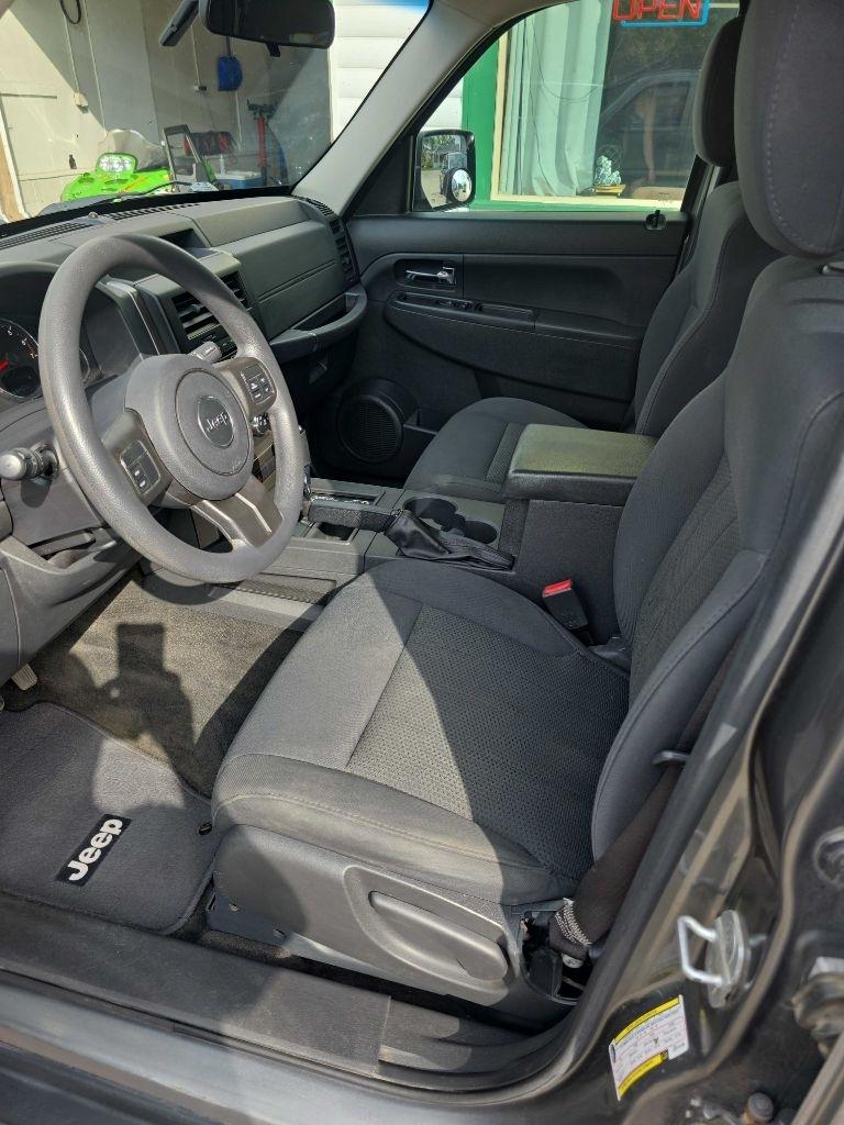 Jeep Liberty  2012
