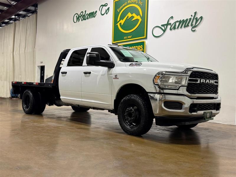 2024 RAM 3500 Chassis Tradesman Crew Cab LB DRW 4WD