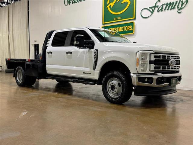 White 2024 Ford F-350 Super Duty Chassis XL Crew Cab DRW 4WD Pickup Truck Four-Wheel Drive Automatic