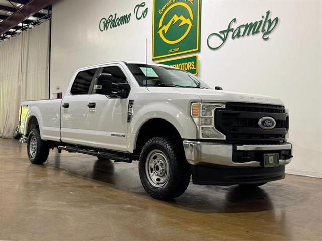 White 2022 Ford F-250 Super Duty XL Crew Cab 4WD Pickup Truck Four-Wheel Drive Automatic