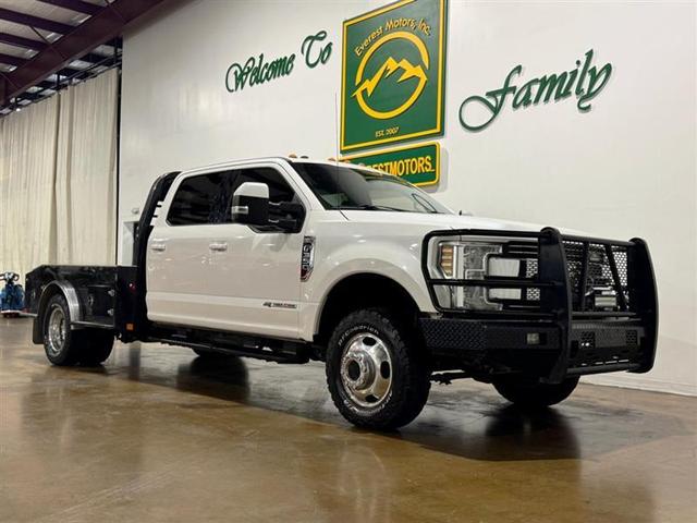 White 2018 Ford F-350 Super Duty Chassis Lariat Crew Cab DRW 4WD Pickup Truck Four-Wheel Drive Automatic