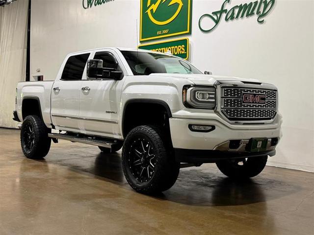 White 2017 GMC Sierra 1500 Denali Crew Cab 4WD Pickup Truck Four-Wheel Drive Automatic