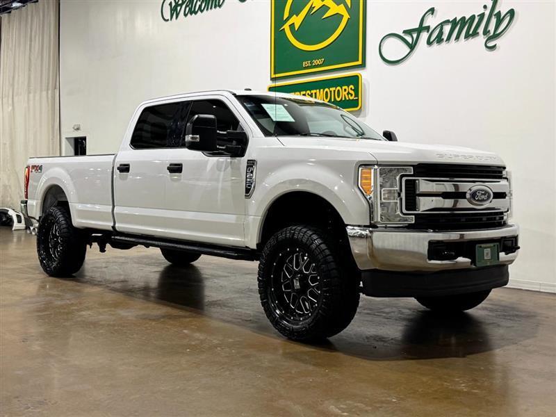 White 2017 Ford F-250 Super Duty Pickup Truck Four-Wheel Drive Automatic