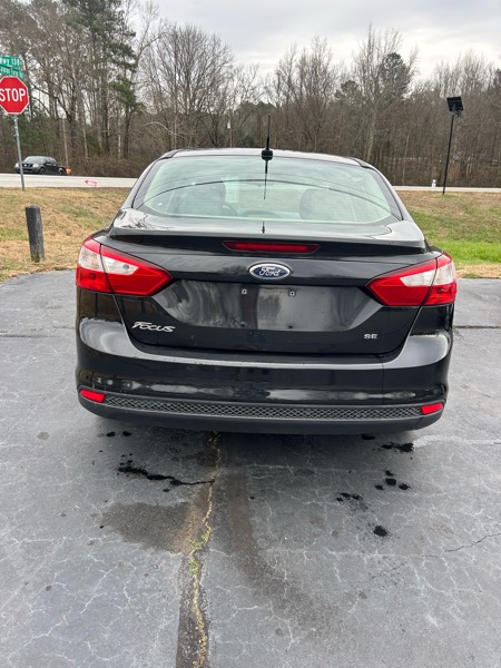 Ford Focus SE Sedan 2012