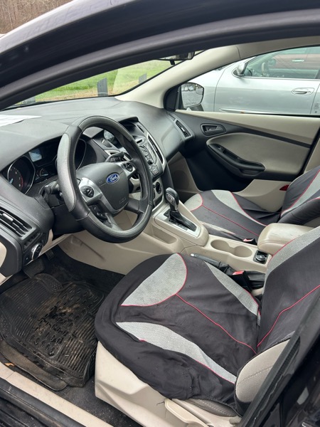 Ford Focus SE Sedan 2012